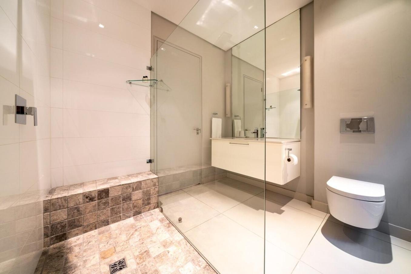 Amara Lincoln - 100m From Camps Bay Villa *
