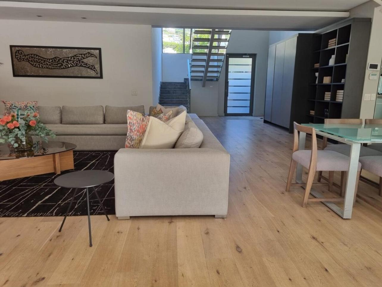 Amara Lincoln - 100m From Camps Bay