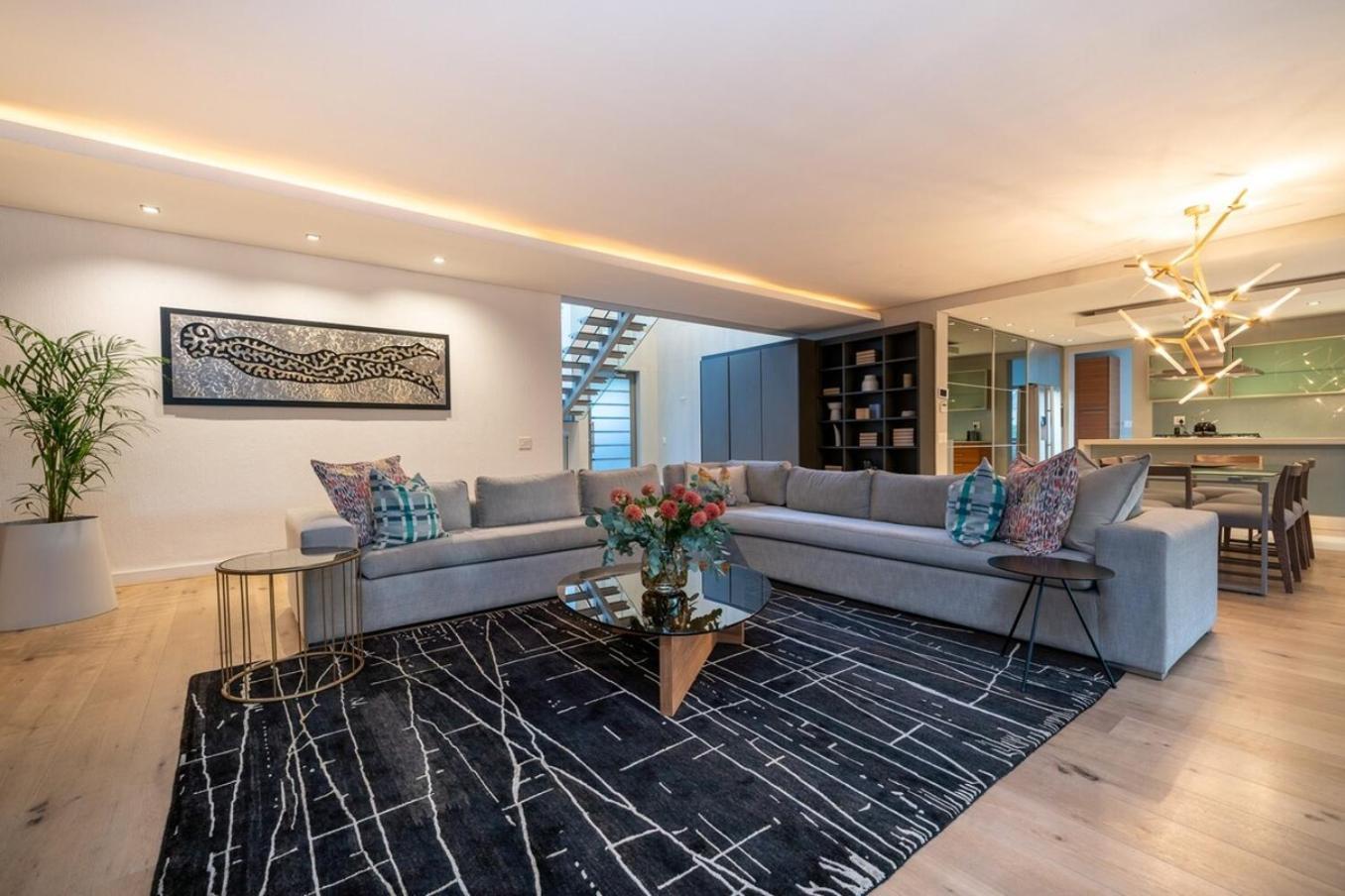 Amara Lincoln - 100m From Camps Bay Villa